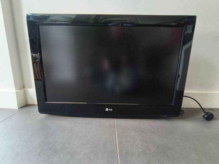 LG TV 32 inch only £10
