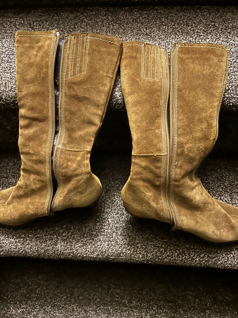 Clark’s suede boots 