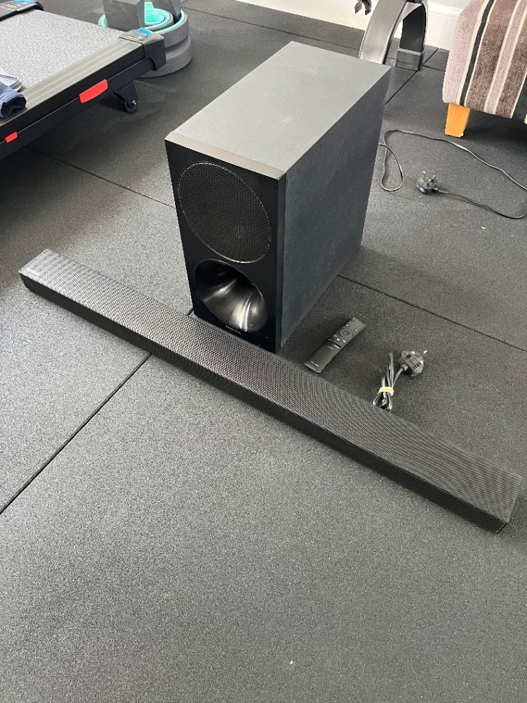 SAMSUNG HW-M550 SOUNDBAR WITH SUBWOOFER 