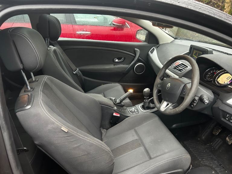 Renault Megane DYNAMIQUE TomTom, 1 year MOT, great specification, Service history! 