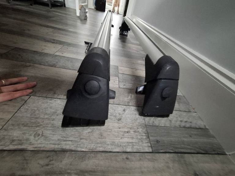 Genuine VW roof bars for Golf Mk6