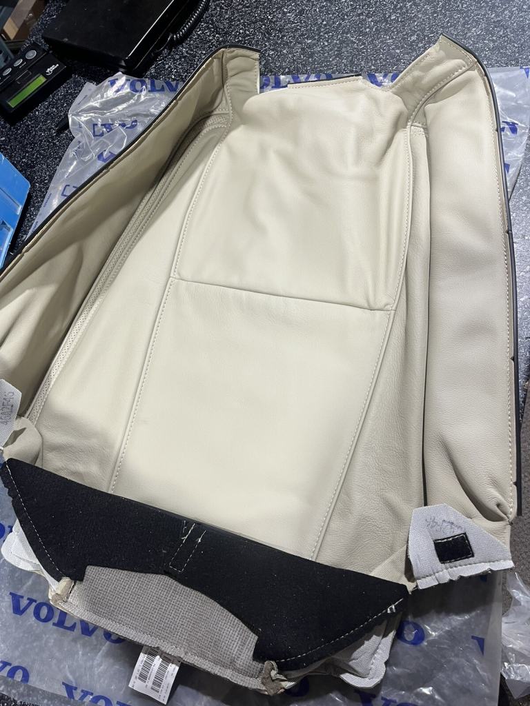 Volvo Cream/light Leather Upholstery 39802881 - XC90 Rear Seat Backrest