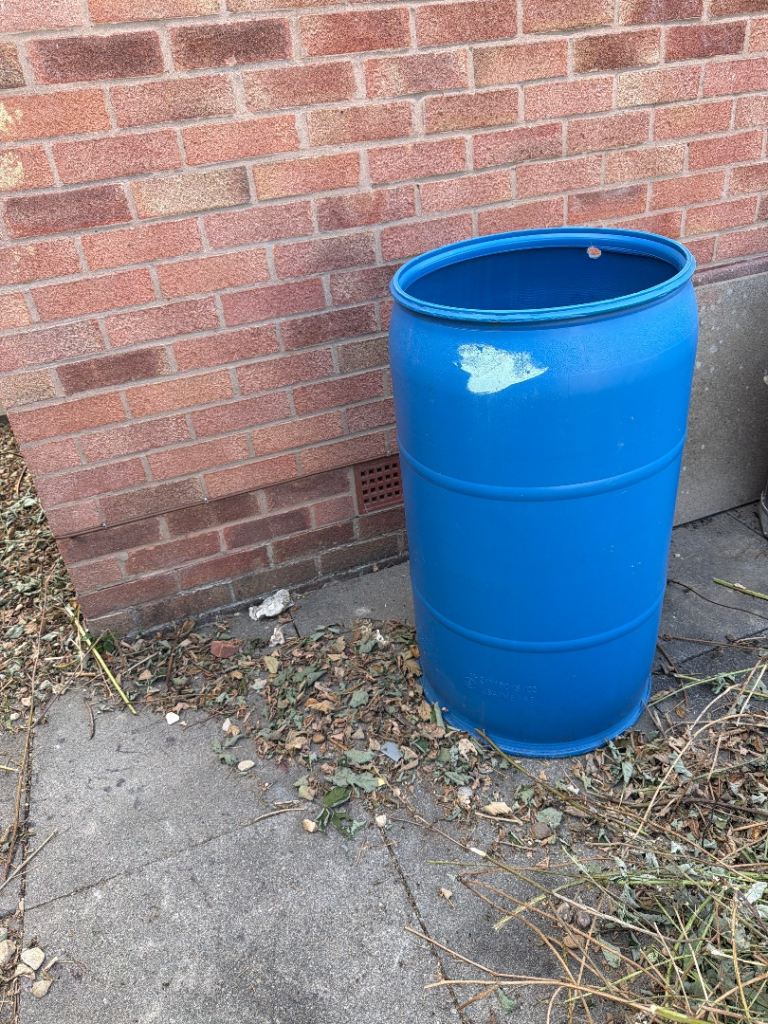 Large Blue Plastic Barrel / Water Butt – Fair Condition