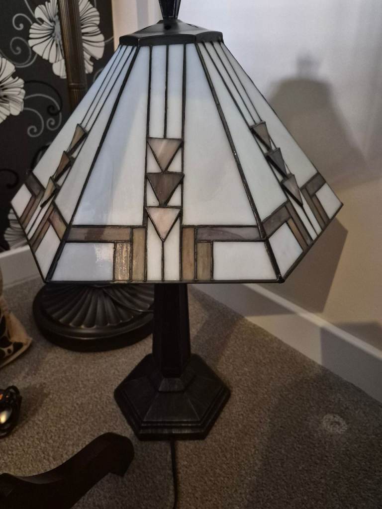 Pair of Tiffany Style Lamps - Good Condition