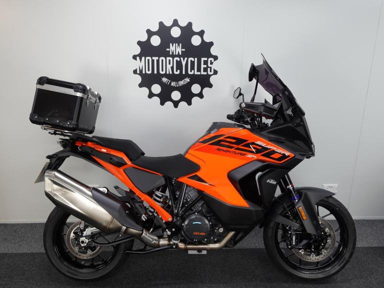 KTM 1290 Super Adventure S. 2024. 1 Owner. Low Miles. Quickshifter. Heated Grips
