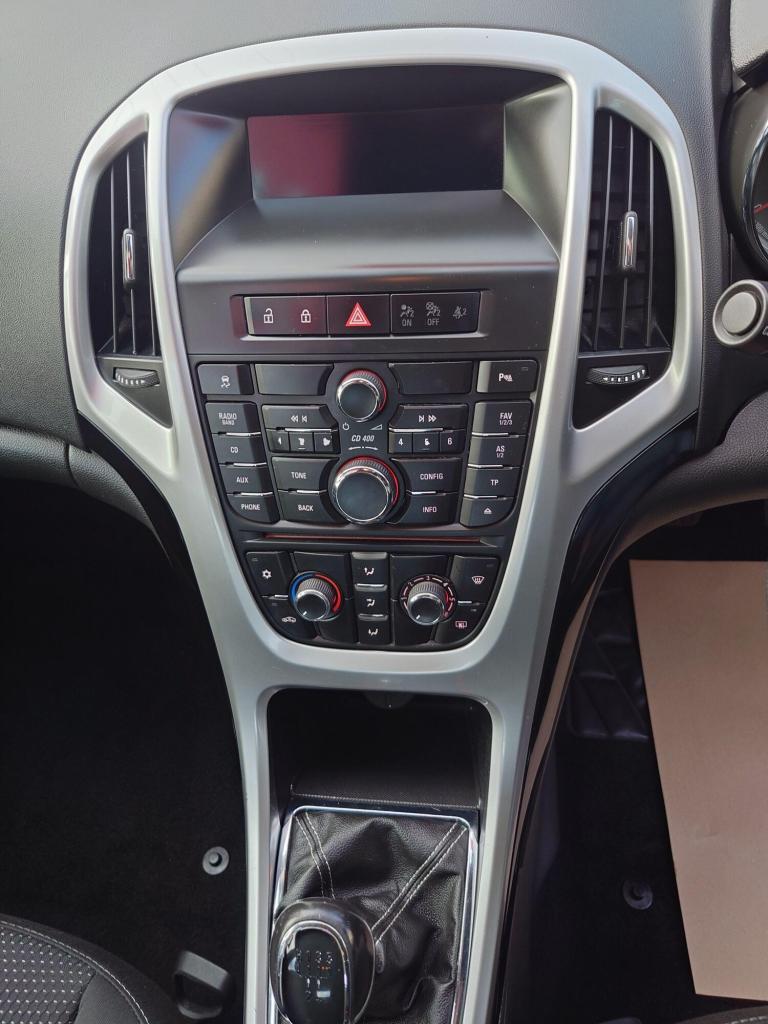 2012 Vauxhall Astra 1.6 16v SRi Euro 5 5dr HATCHBACK Petrol Manual