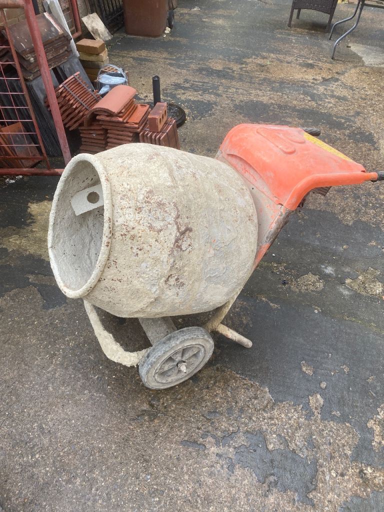 Honda Petrol Cement Mixer – Fair Condition, good runner