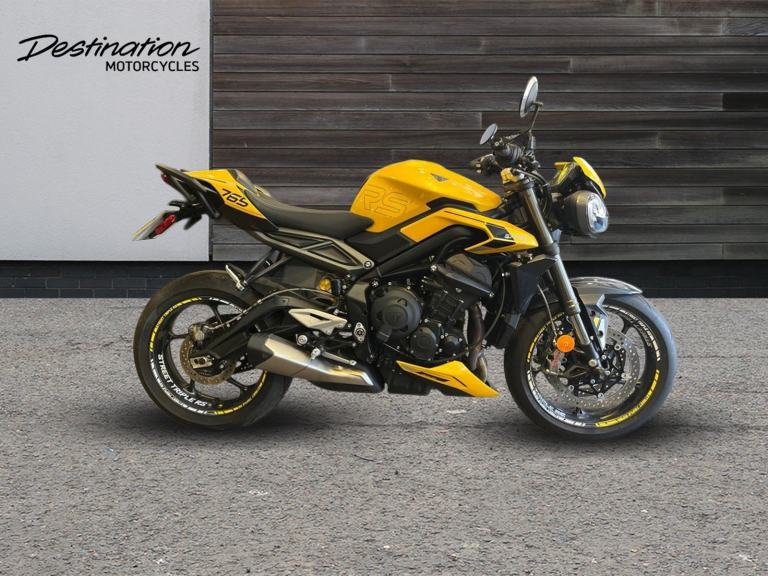 2024 Triumph Street Triple 765 RS PREMIUM COLOUR Petrol yellow 6 Speed