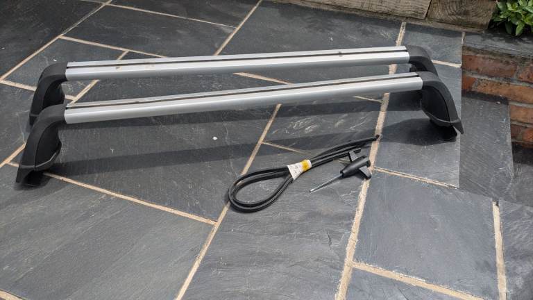 VW golf Mk7 genuine roof bars 