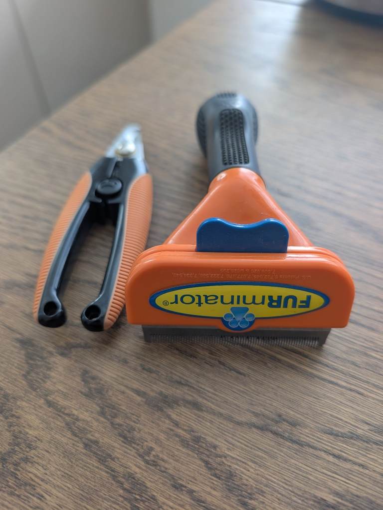 Dog grooming bundle - FURminator tool and nail clippers