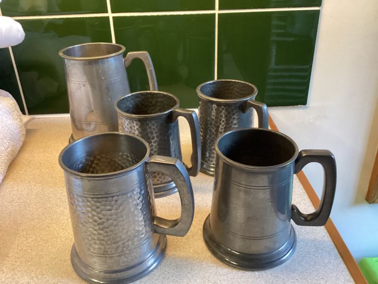 5 Pewter and 1 copper Tankards - Good Condition