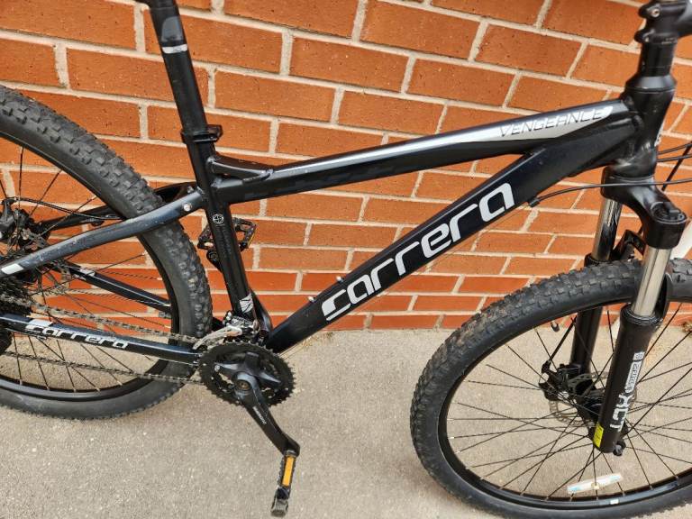 Junior's Carrera mountain bike brilliant condition ideal for birthday present 