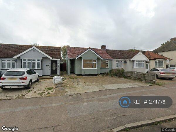 2 bedroom house in Eastern Avenue East, Romford, RM1 (2 bed) (#2711778)