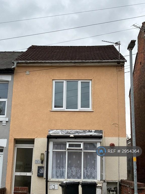1 bedroom flat in Stafford Street, Swindon, SN1 (1 bed) (#2954364)