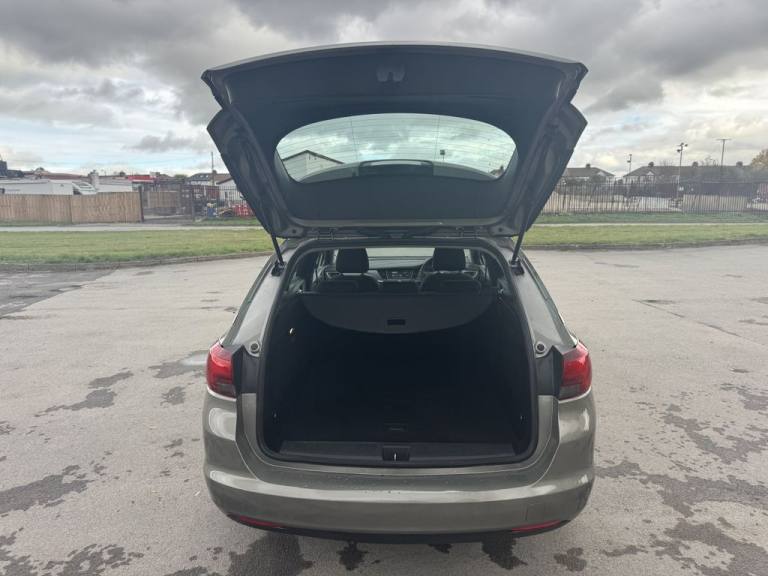 2017 Vauxhall Astra 1.0i Turbo ecoFLEX Design Sports Tourer 5dr Petrol Manual Euro 6 (s/s) (105 E...