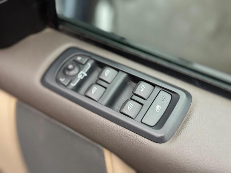 2012 Land Rover Discovery 4 3.0 SD V6 HSE Auto 4WD Euro 5 5dr ESTATE Diesel Automatic