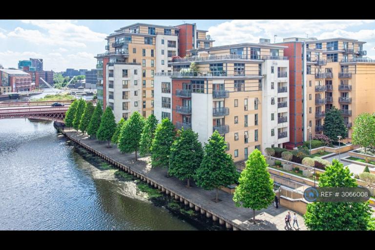 2 bedroom flat in Balmoral Place, Leeds, LS10 (2 bed) (#3066008)