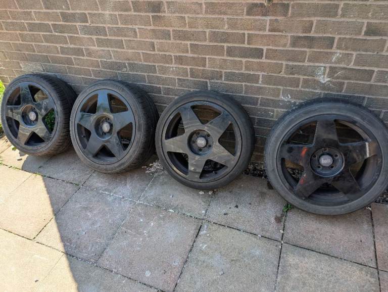 Bola B10 alloys wheels 18" 5 x 112