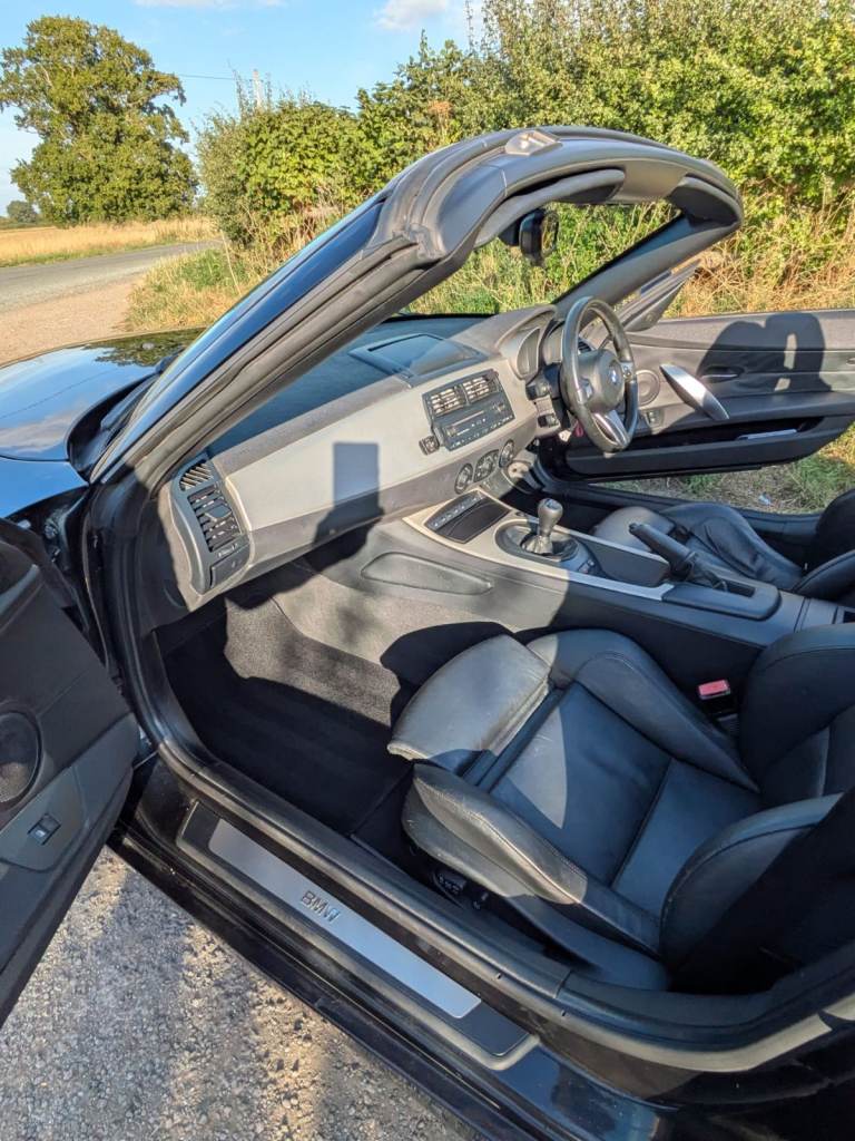 2004 BMW Z4 3.0i manual with LSD