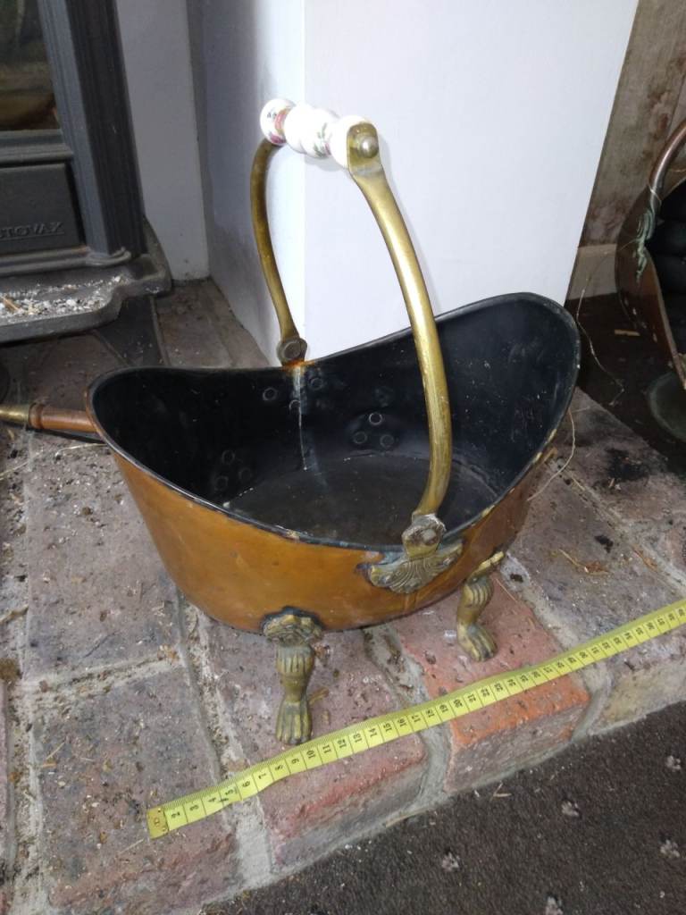 Vintage Copper Coal Scuttle/Bucket/Planter with Brass Handle