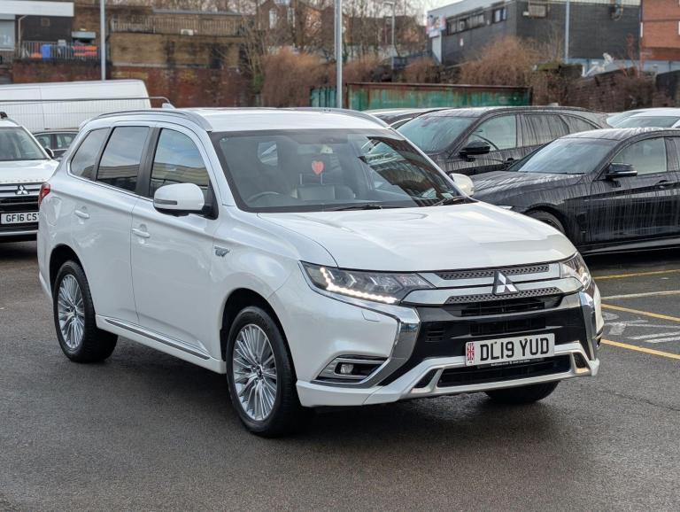 2019 Mitsubishi Outlander 2.4h TwinMotor 13.8kWh 4h CVT 4WD Euro 6 (s/s) 5dr ESTATE Petrol/Electr...