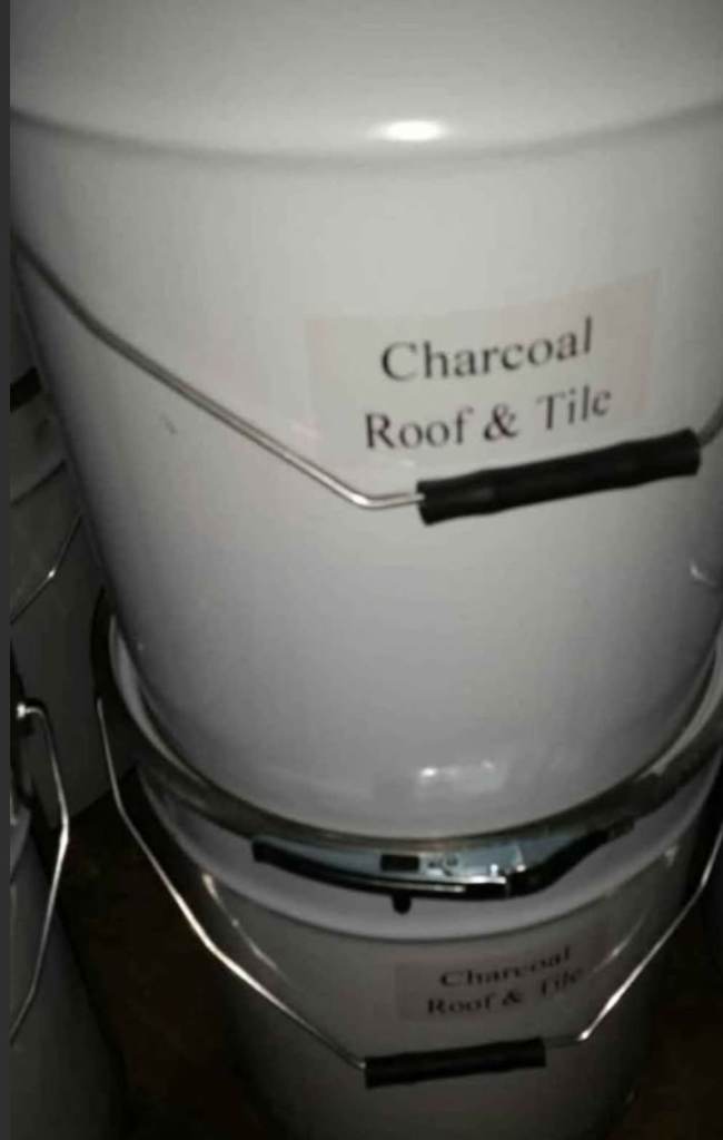 Roof and tile paint 