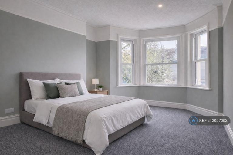 2 bedroom flat in Lennox Road, Worthing, BN11 (2 bed) (#2857682)