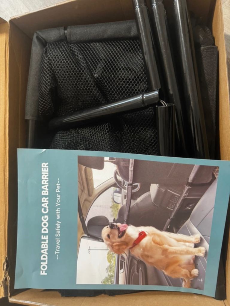Dog car barrier 