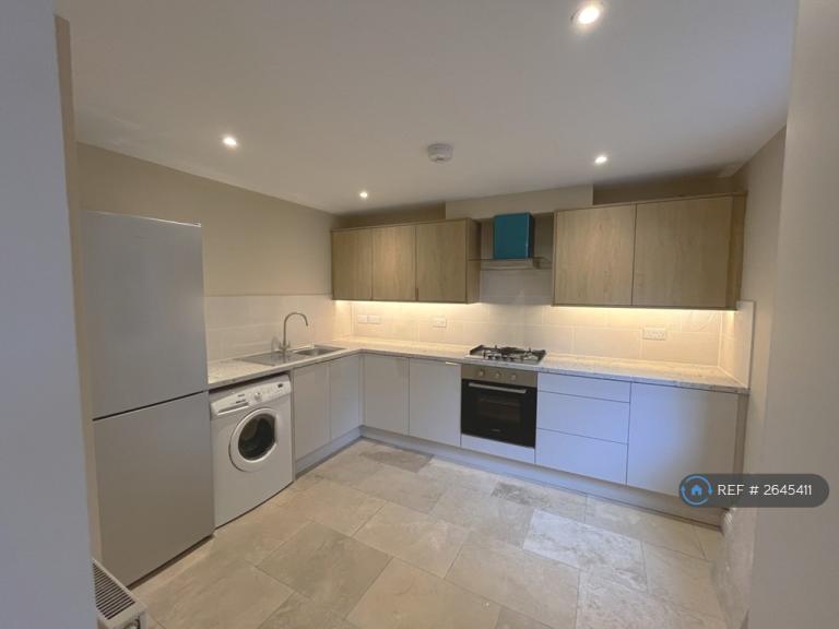 2 bedroom flat in Greenbank Drive, Liverpool, L17 (2 bed) (#2645411)