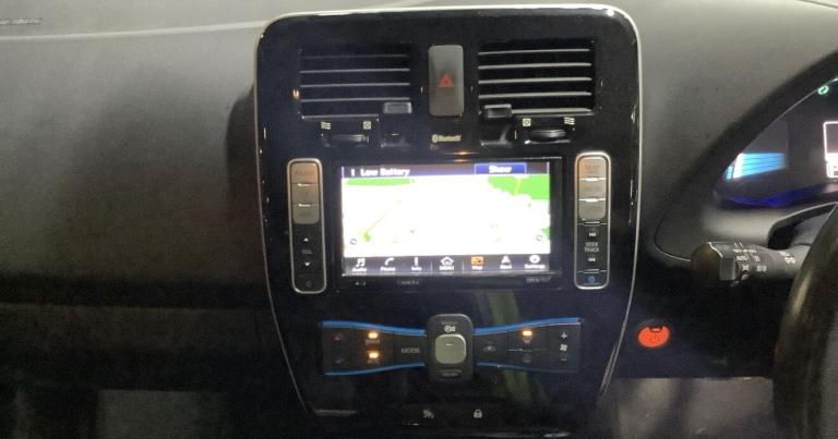 NISSAN LEAF 30kWh Tekna Black Electric Automatic 5dr SATNAV+LEATHER+1 KEEPER