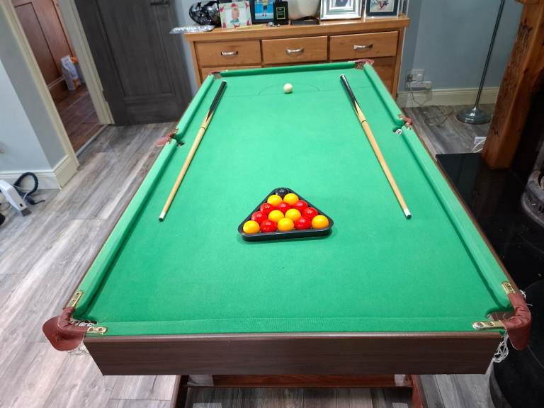 Snooker/pool table 6feet 6 by 3ft
