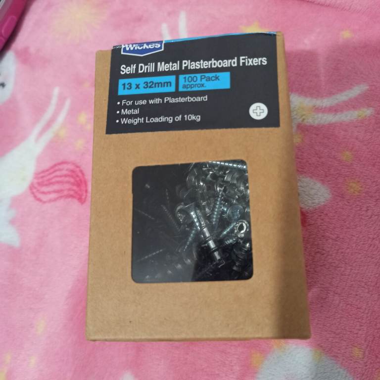 Self drill metal plasterboard fixers 13 x 32 mm 100 pack, new sealed