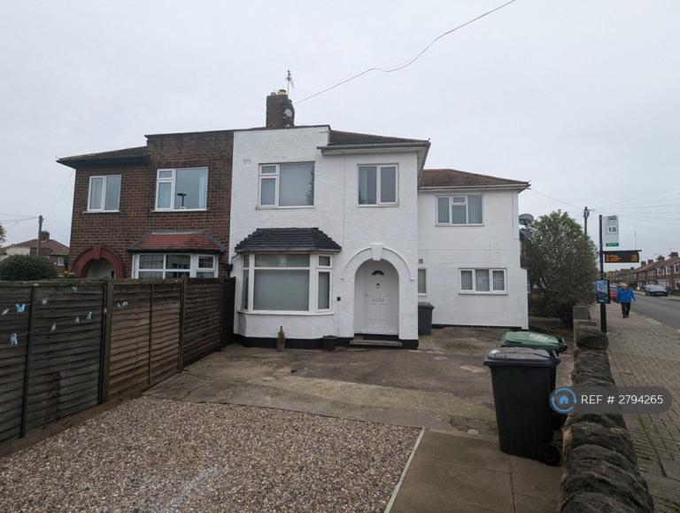 2 bedroom flat in Beech Avenue, Beeston, Nottingham, NG9 (2 bed) (#2794265)