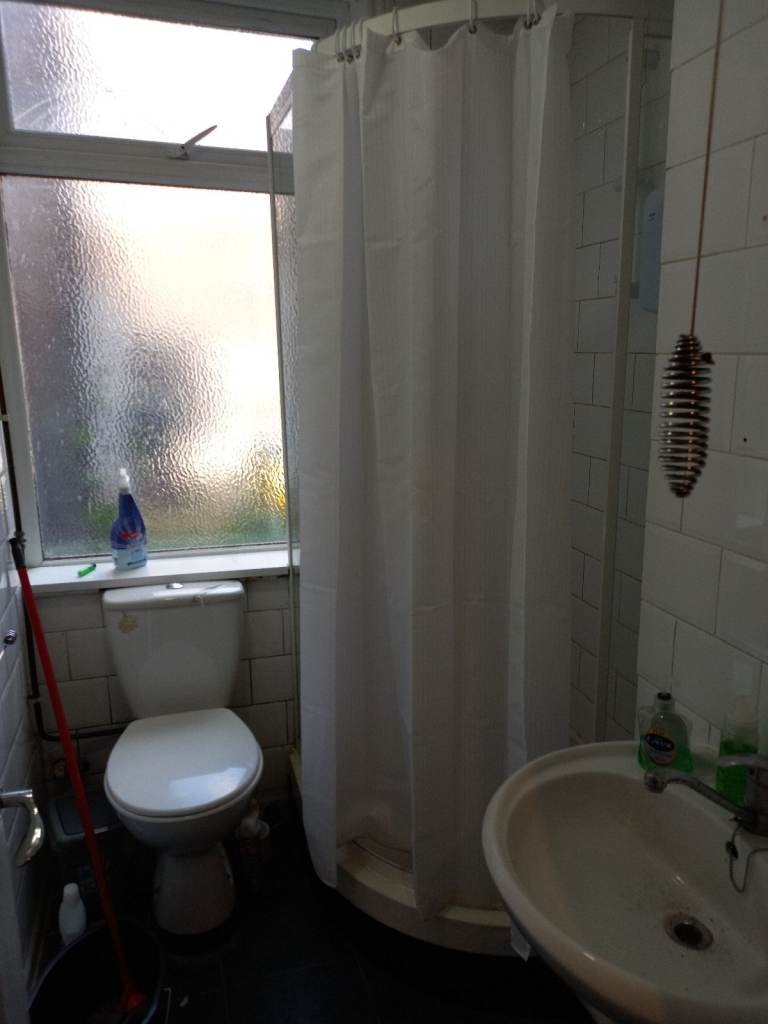 **LET BY** 2 BEDROOM TERRACED HOUSE** NORTH ROAD** ST6 2DN** DSS ACCEPTED** NO DEPOSIT**