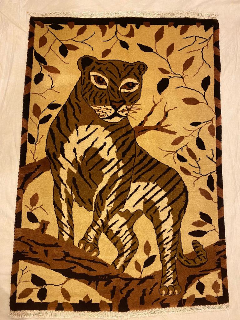 Persian handmade wool rug,137cm x97cm