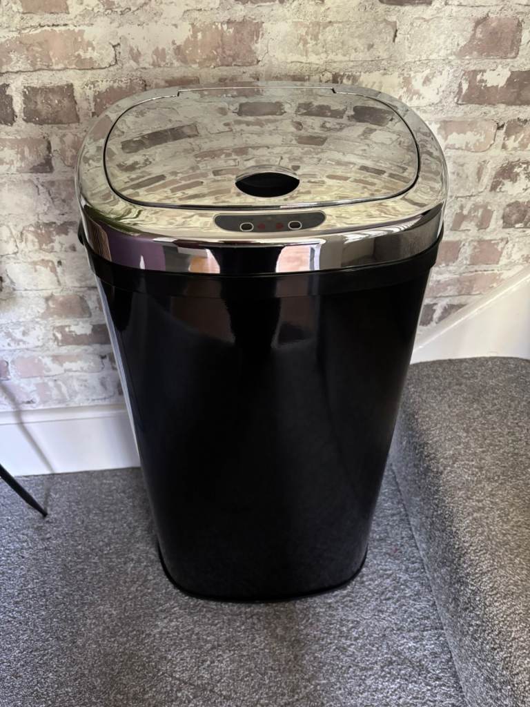 Morphy Richards square sensor bin, 42L