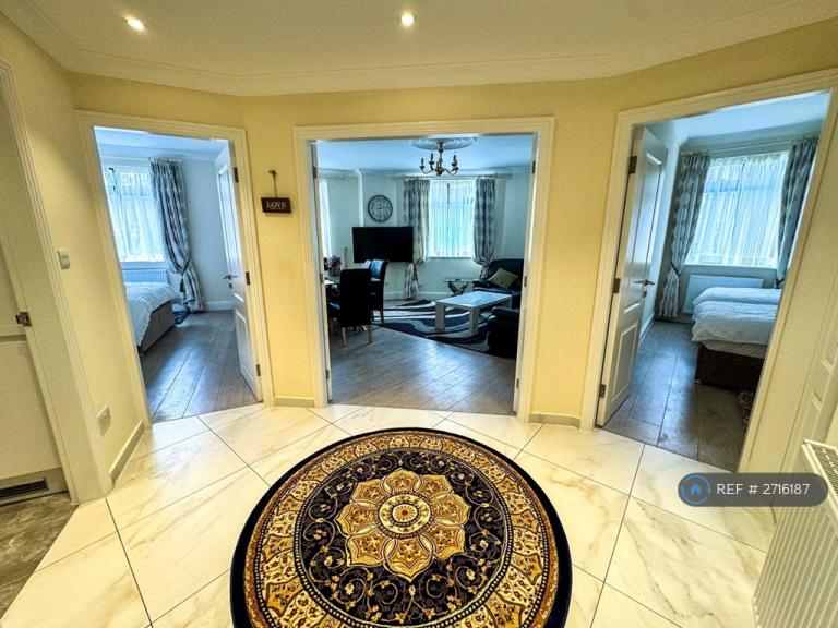 2 bedroom flat in Dudley Court, London, W1H (2 bed) (#2716187)