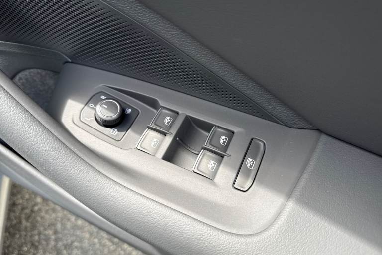 2025 Volkswagen Passat 1.5 eTSI MHEV Elegance DSG Euro 6 (s/s) 5dr Estate Automatic