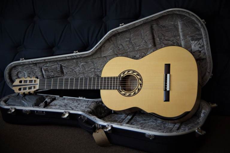 FS/FT !!RARE!! UK LUTHIER BUILT 2012 RICHARD HARTLEY CLASSICAL GUITAR !!RARE!!