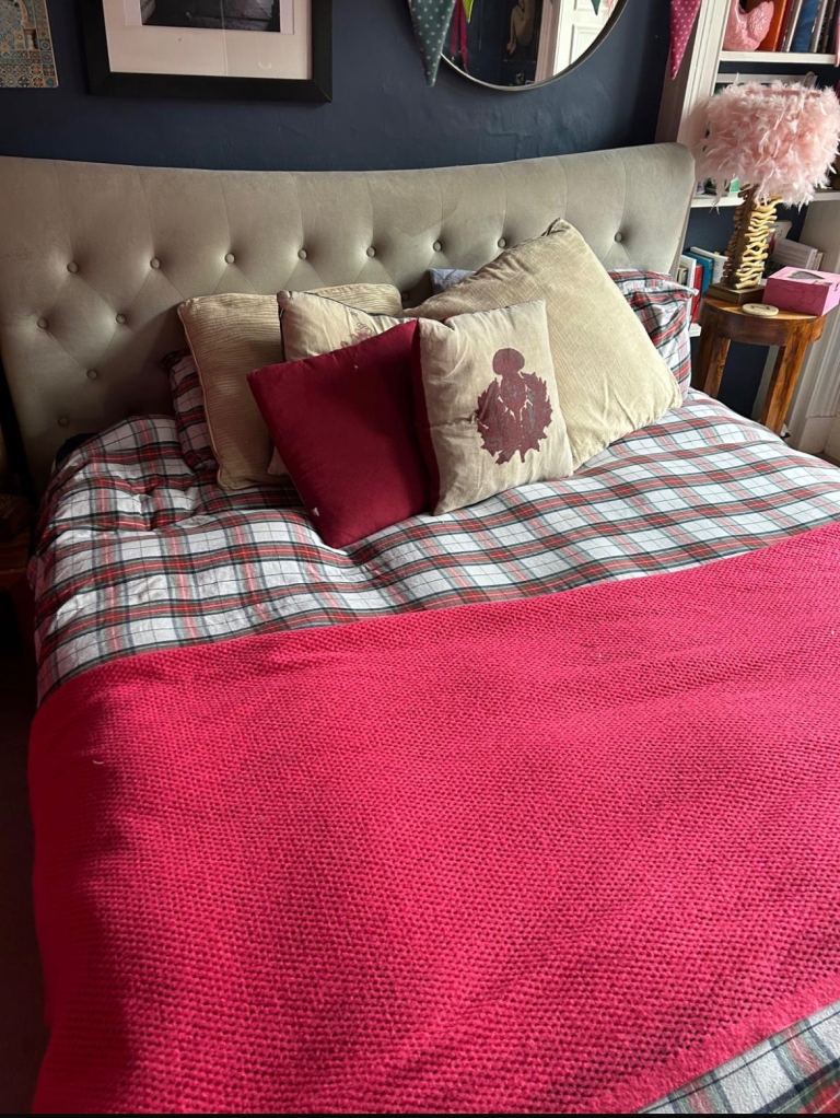 Super Kingsize Sleigh Bed