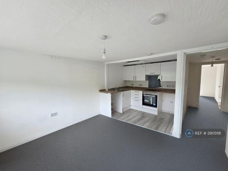 1 bedroom flat in Weavers Cottages, Congleton, CW12 (1 bed) (#2905118)