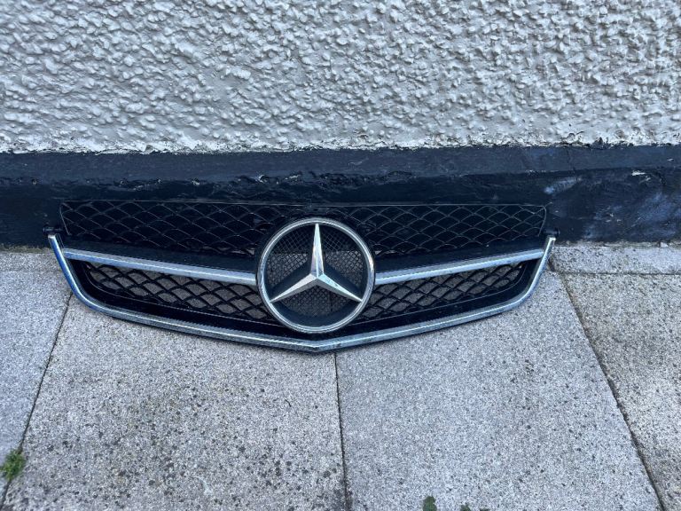 Mercedes grill w204