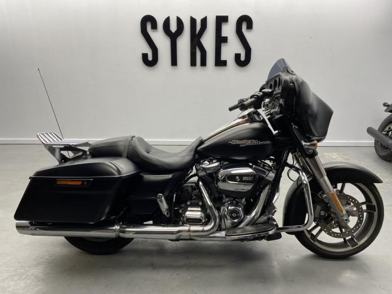 2017 Harley-Davidson FLHX Touring Street Glide 107 in Black Denim