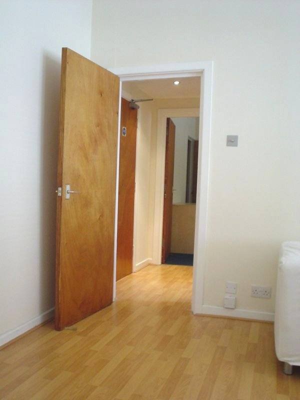 1 bedroom flat in 15 Ely Road, Cardiff, CF5 Book Online - The Rent Guru {50}