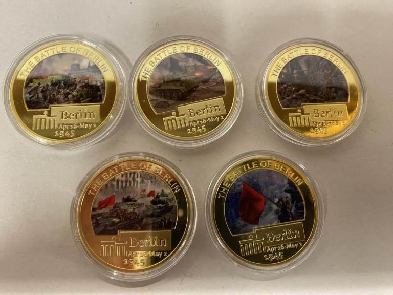 Rare Set of 5 Battle of Berlin Challenge Coins in Capsules & Pouch 