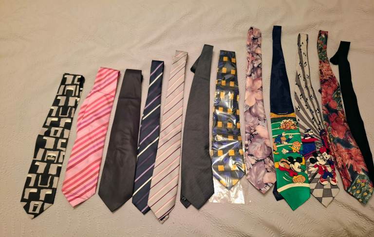 SELECTION OF MEN'S TIE'S