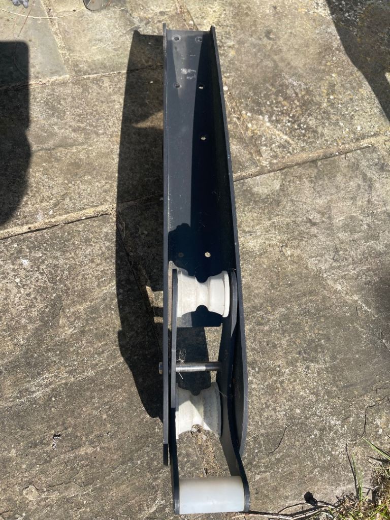 Bow roller 