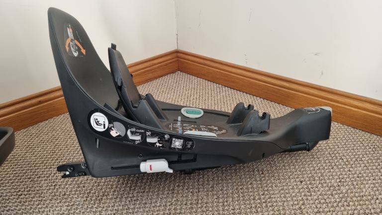 Cybex cloud z i-size carseat & isofx base