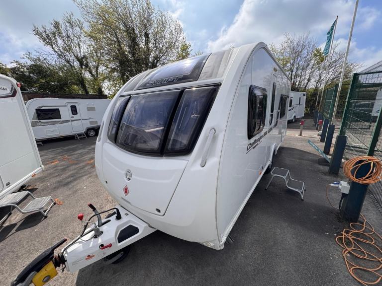 SWIFT CHALLENGER SPORT 544 2013 MODEL 4 BERTH LARGE DINETTE TOURING CARAVAN