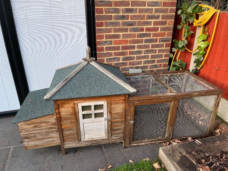 Chicken coop / rabbit hutch